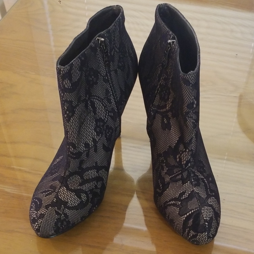 Ann Taylor Loft Ellie Lace Heel Bootie sz 10 - Picture 2 of 8